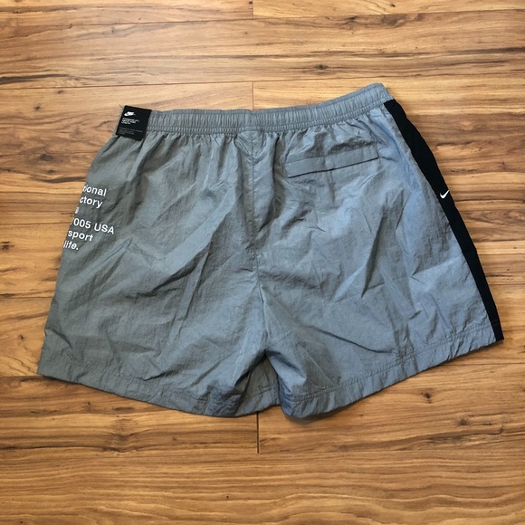 men's nike sportswear swoosh woven shorts
